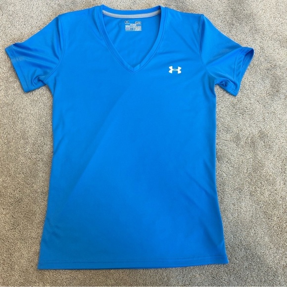 Under Armour Tops - Under Armour Heat Gear blue short sleeve V-neck T-shirt Semi-Fitted top Sz S/M